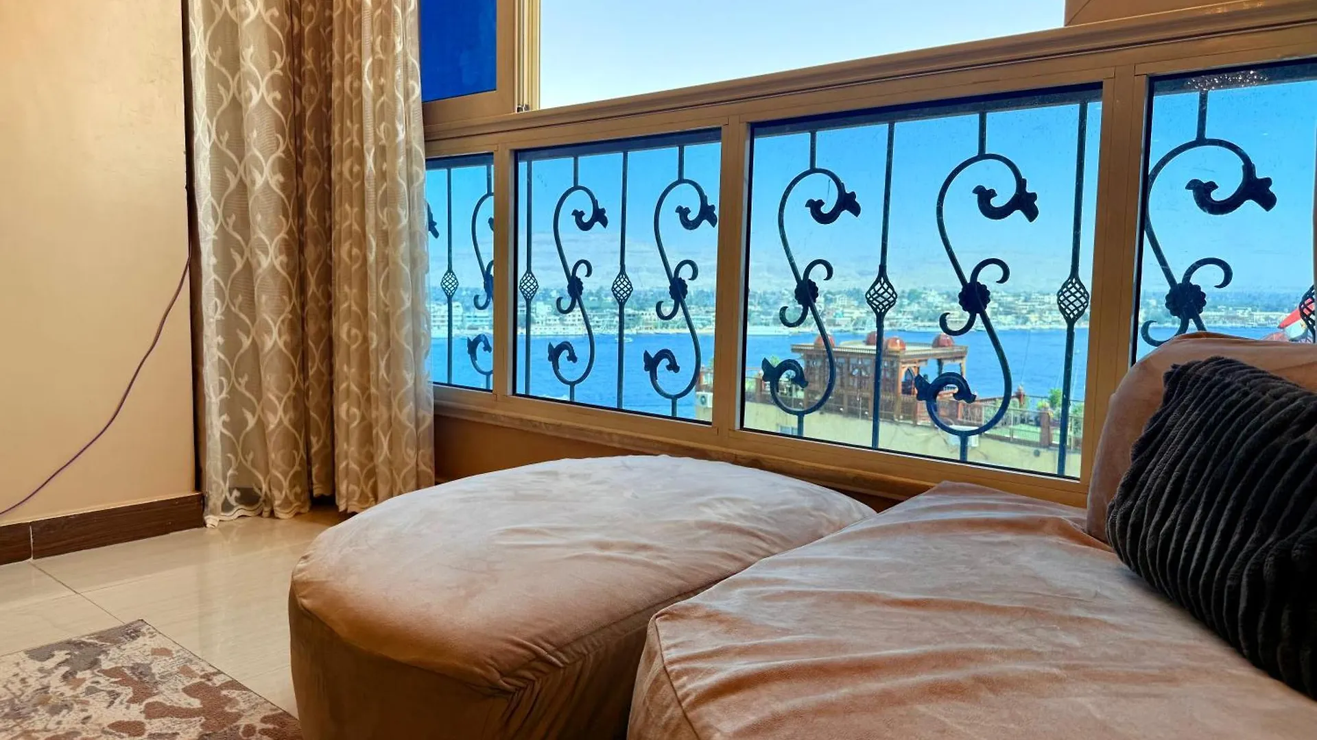 Ξενοδοχείο με διαμερίσματα The Old Winter Apartment Λούξορ